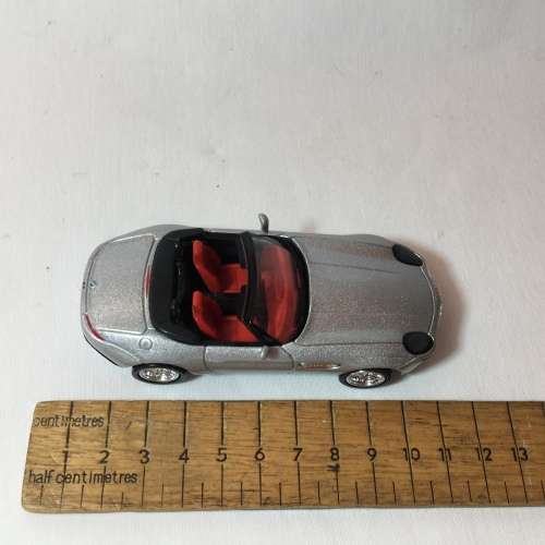 NewRay BMW Z8 model car - Scale 1/43