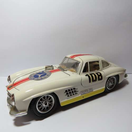 Bburago 1954 Mercedes-Benz 300 SL racing model car - Window stain damage