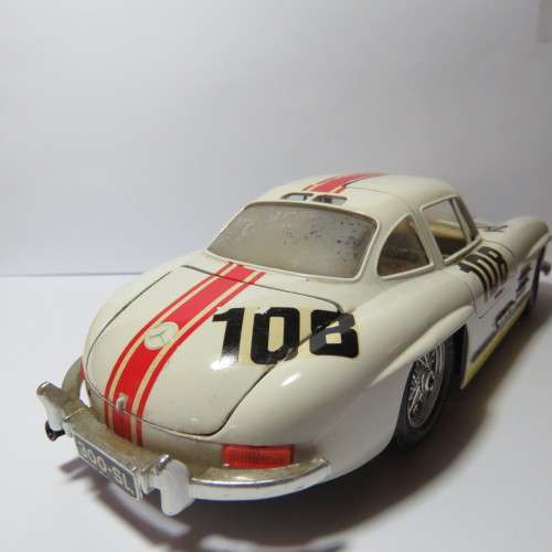 Bburago 1954 Mercedes-Benz 300 SL racing model car - Window stain damage