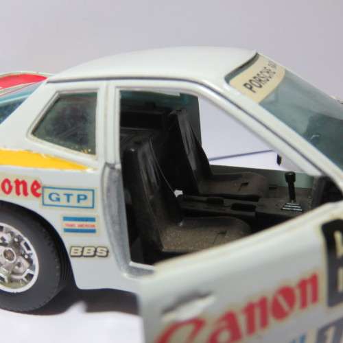 Bburago Porsche 924 Turbo racing model car - Scale 1/24