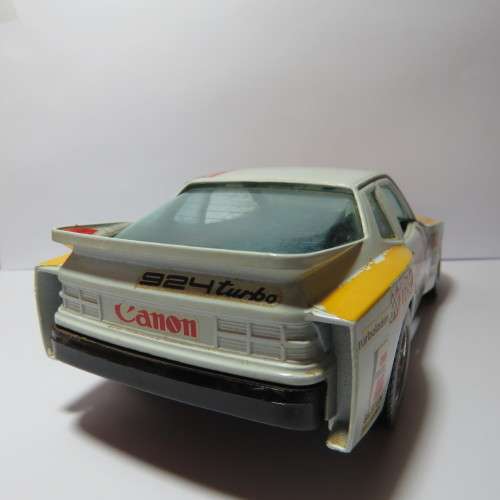 Bburago Porsche 924 Turbo racing model car - Scale 1/24