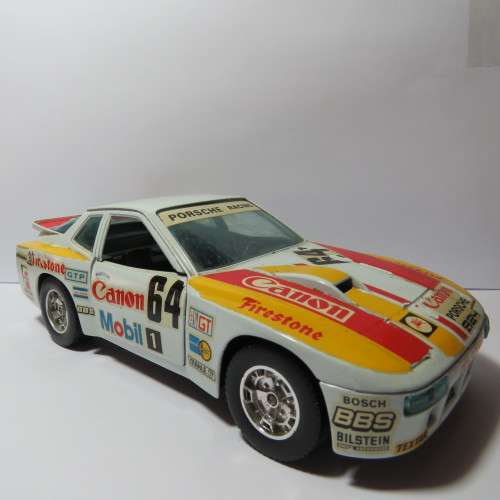 Bburago Porsche 924 Turbo racing model car - Scale 1/24