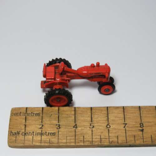 ERTL Allis Chalmers `C` model tractor - Scale 1/64