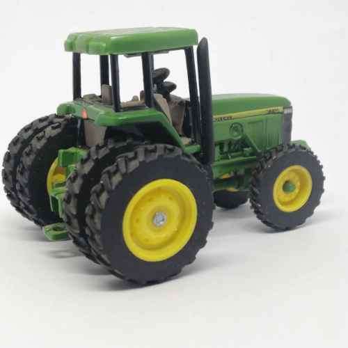 ERTL John Deere 7710 tractor with dual rear wheels