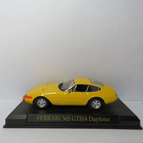 Ferrari 365 GTB/4 Daytona model car - Scale 1/43
