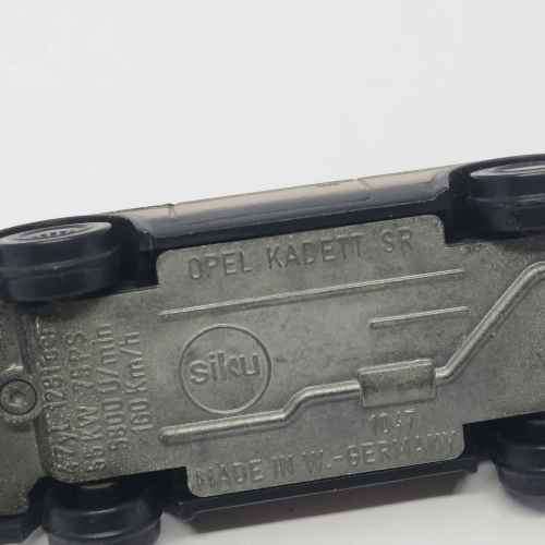 Siku #1047 Opal Kadett SR model car