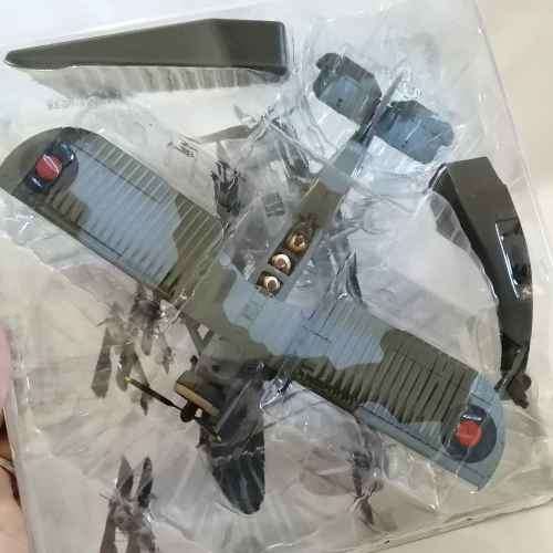 Amercom UK 1940 Fairey Swordfish I die-cast model plane - scale 1/72 - with magazine