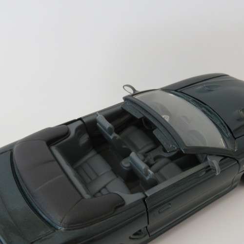Motor Max 1998 Ford Mustang model car - Scale 1/24