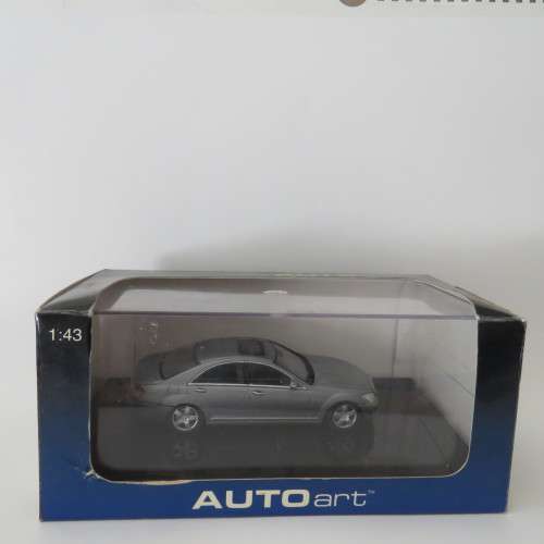 Auto Art Mercedes-Benz S-Class model car - Scale 1/43
