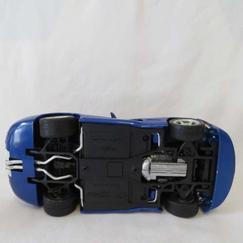 Maisto Dodge Viper GT5 Coupe model car - Scale 1/18 - Window stain damage