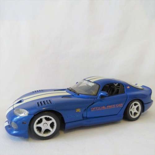 Maisto Dodge Viper GT5 Coupe model car - Scale 1/18 - Window stain damage