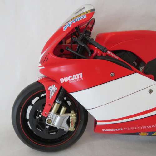 NewRay Ducati #12 Troy Bayliss MotoGP motorcycle model - Scale 1/6