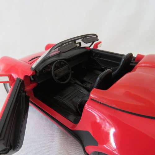 Maisto 1989 Porsche 911 Speedster model car - Scale 1/18 - Window stain damage