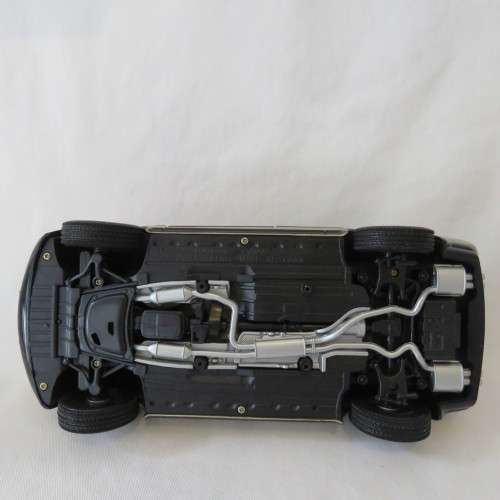 Motormax BMW X5 model car with foldable mirrors - Scale 1/18