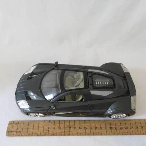MotorMax Chrysler ME Four Twelve model car - Scale 1/18 - Missing roof vent