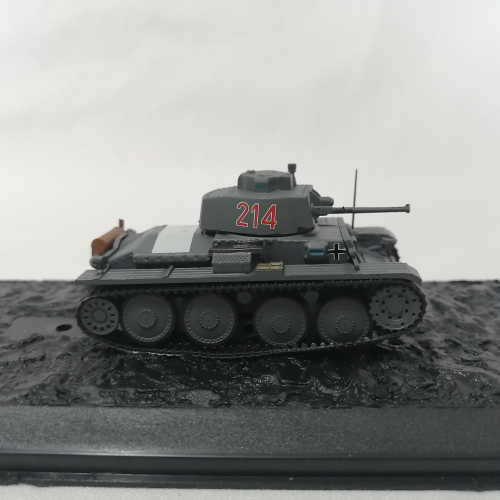 1941 German ( USSR ) Panzer kampfwagen 38t combat tank die-cast model