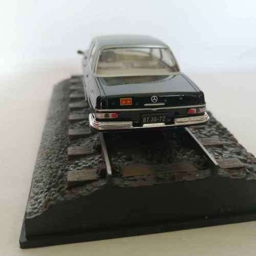 James Bond 007 - Mercedes-Benz 250 SE model car - Octopussy