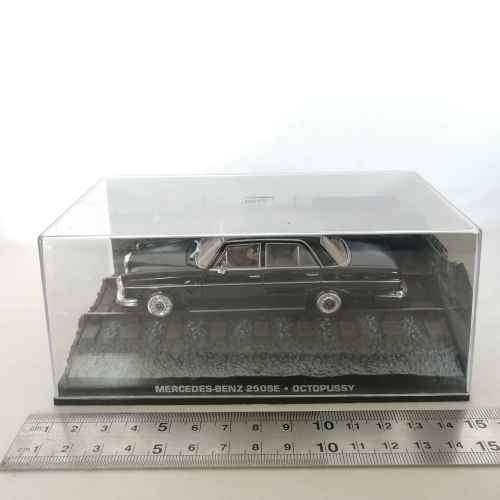 James Bond 007 - Mercedes-Benz 250 SE model car - Octopussy