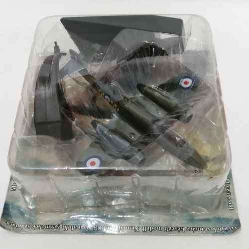 Amercom UK 1954 Gloster Meteor F8 die-cast model plane - scale 1/100 with magazine