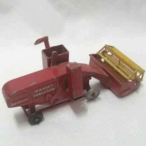 Vintage Matchbox Major No. 5 Massey Ferguson 780 special combine harvest die-cast model