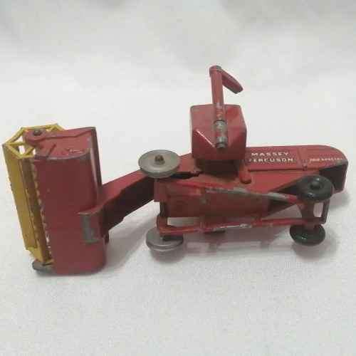 Vintage Matchbox Major No. 5 Massey Ferguson 780 special combine harvest die-cast model