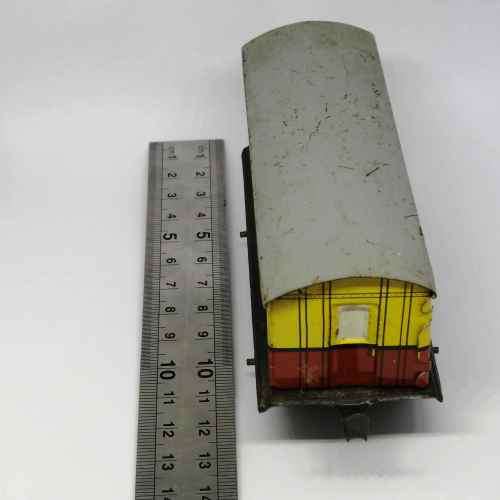 Vintage O-Gauge tinplate passenger coach - made in Belgium