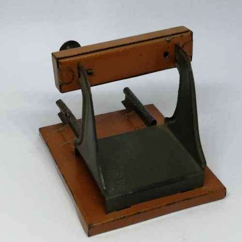 Vintage O-Gauge Tinplate Railways Rail buffer stop - one stopper missing