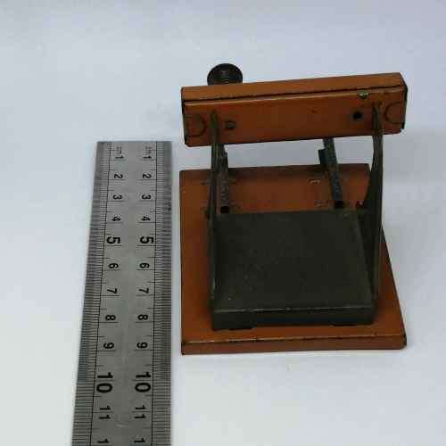 Vintage O-Gauge Tinplate Railways Rail buffer stop - one stopper missing
