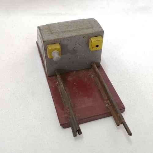 Vintage O-Gauge tinplate rail buffer stop- one stopper missing