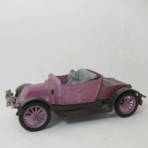 Corgi Classics 1910 Renault 12/16 model car - Windshield missing