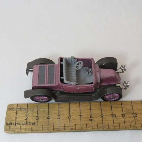 Corgi Classics 1910 Renault 12/16 model car - Windshield missing