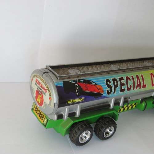 No name friction petrol tanker about 1:43 scale - All plastic