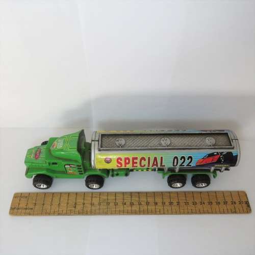 No name friction petrol tanker about 1:43 scale - All plastic