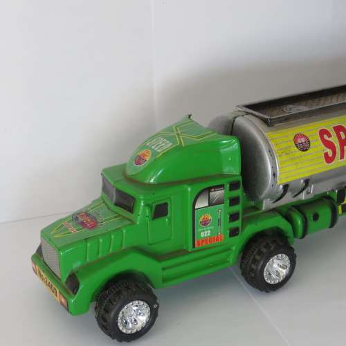 No name friction petrol tanker about 1:43 scale - All plastic