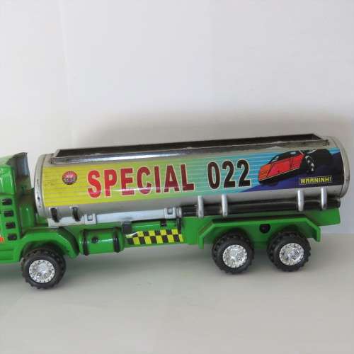 No name friction petrol tanker about 1:43 scale - All plastic
