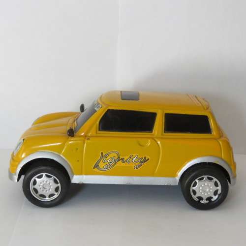 Mini friction car - All plastic about 1:32 scale