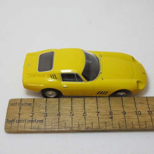 Ferrari 275 GTB die-cast model car - Missing tyres - Scale 1/43