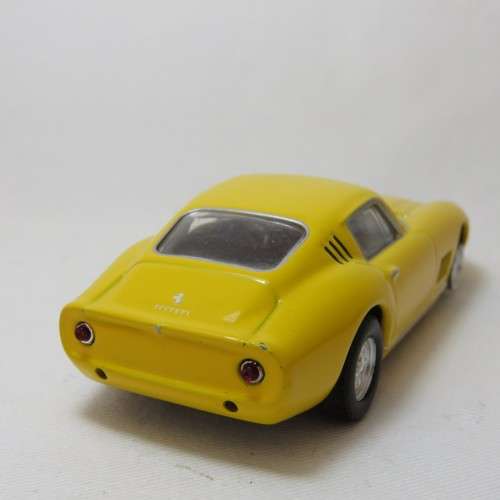 Ferrari 275 GTB die-cast model car - Missing tyres - Scale 1/43