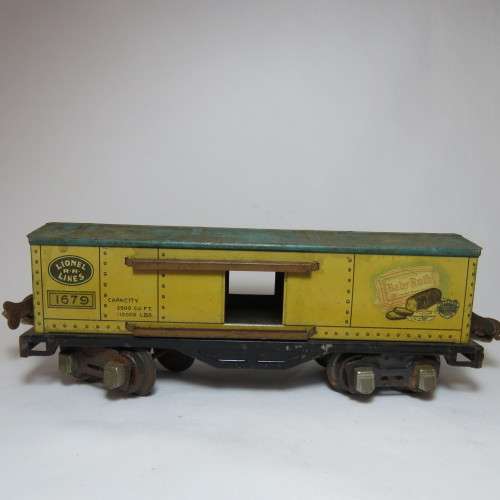 Lionel Lines Tin Train Wagon - Light rust - Babe Ruth 1679 - Sliding doors missing