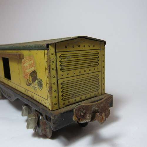 Lionel Lines Tin Train Wagon - Light rust - Babe Ruth 1679 - Sliding doors missing