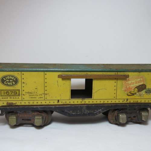 Lionel Lines Tin Train Wagon - Light rust - Babe Ruth 1679 - Sliding doors missing
