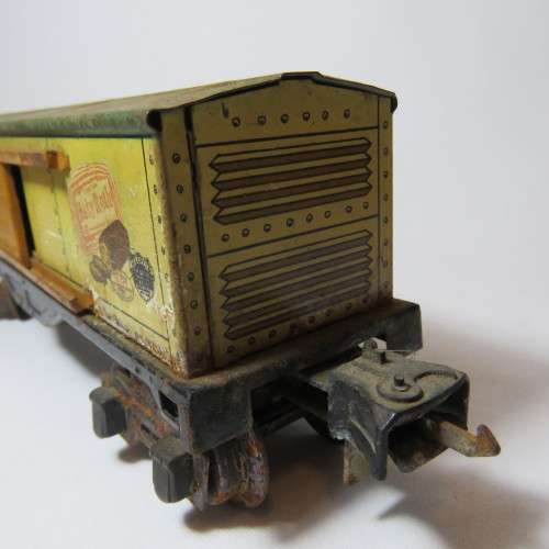 Lionel Lines 2679 Tin Train Wagon - Babe Ruth with sliding doors - Some rust on wheels - O-Gauge