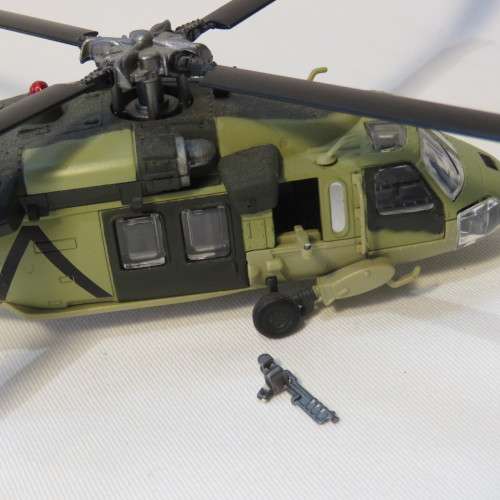 US Army model helicopter - Gun is loose