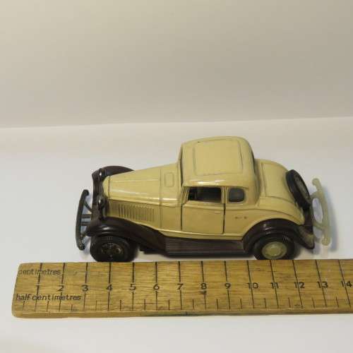 Yatming Veteran car model - Pull back action