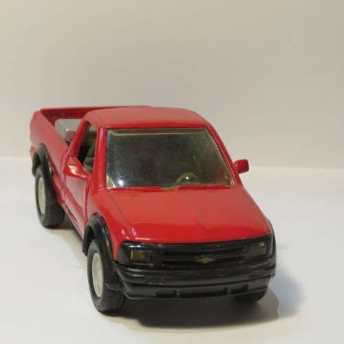 Road Champs Chevrolet S-10 ZR2 pickup truck model