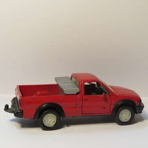 Road Champs Chevrolet S-10 ZR2 pickup truck model