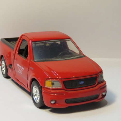Jada Fast and the furious Brian's 1999 Ford F-150 SVT Lightning truck - Scale 1/32