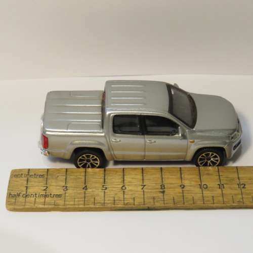 Bburago Volkswagen Amarok double cab pickup truck model - Scale 1/43