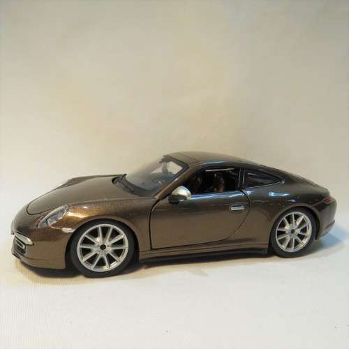Bburago Porsche 911 Carrera S model car - Scale 1/24