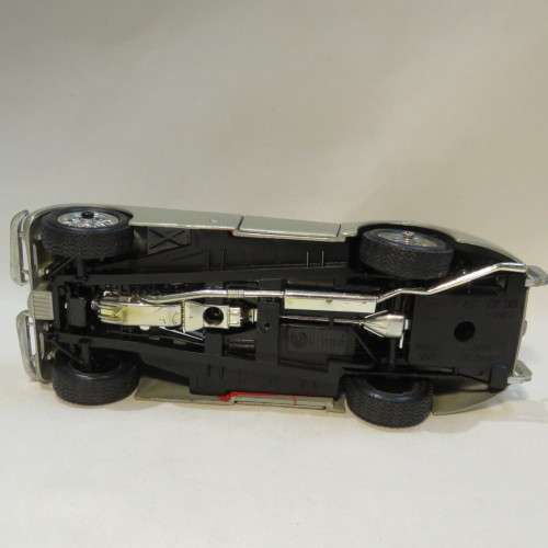 Bburago 1948 Jaguar XK 120 model car - Interior repainted - Scale 1/24